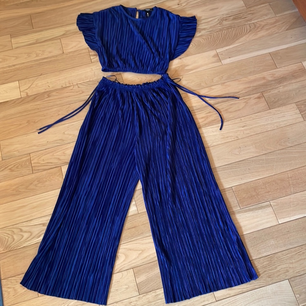 Aqua Girls Two-Piece Blue Pleated Fancy Outfit- shirt and pants Size Small